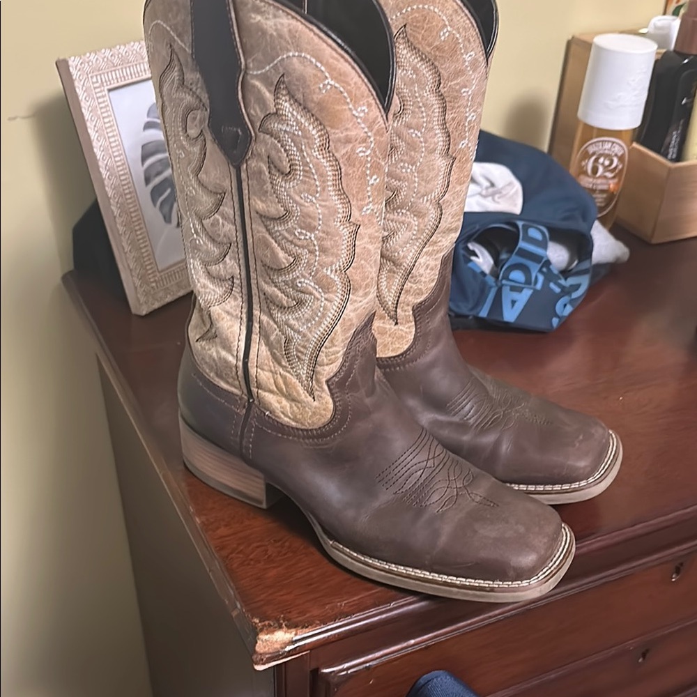 Barely worn Laredo women’s boots